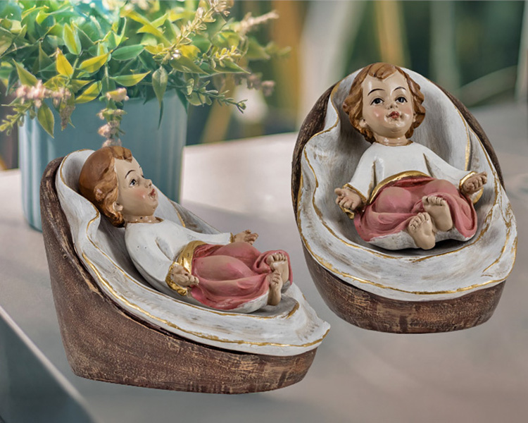 Niño en cuna